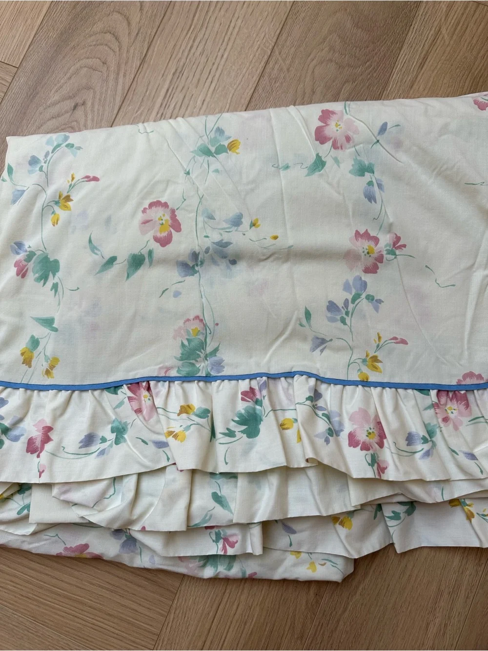 N/A elegant cream